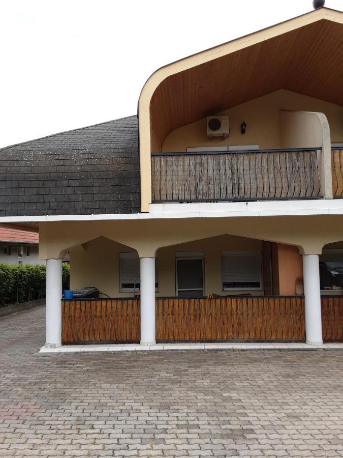 Jozefin Apartman Heviz Exterior photo